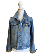 Load image into Gallery viewer, Vintage Denim Jacket