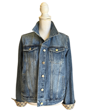 Load image into Gallery viewer, Vintage Denim Jacket