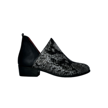 Load image into Gallery viewer, Roman Nights Shoe