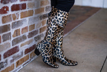 Load image into Gallery viewer, Jaguar Over the Knee