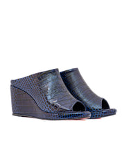 Load image into Gallery viewer, Navy Alligator Wedges