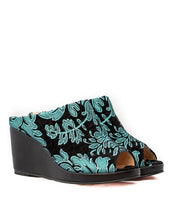 Load image into Gallery viewer, Nyla Wedge Sandal