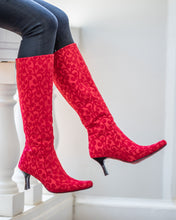 Load image into Gallery viewer, Vienna Kitten