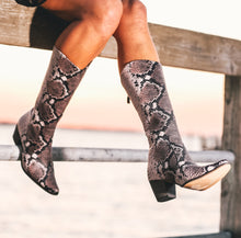 Load image into Gallery viewer, Del Rio Modern Cowboy
