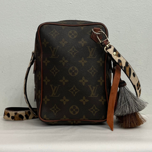 Load image into Gallery viewer, LV Cheetah Crossbody
