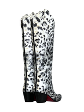 Load image into Gallery viewer, Vail V-Line
